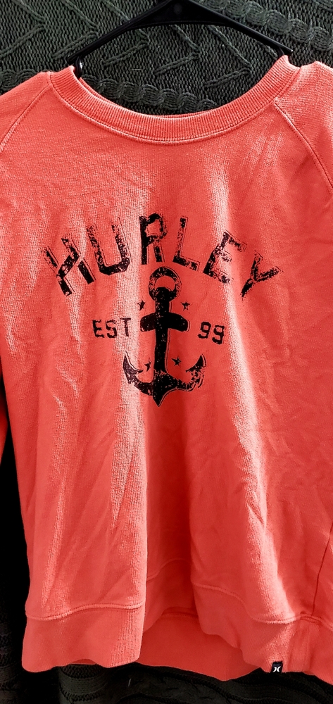 Hurley top